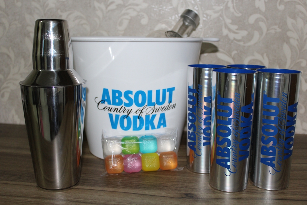 Kit Absolut Vodka Home Bar Festa Balde De Gelo E Copos R 119,90 em