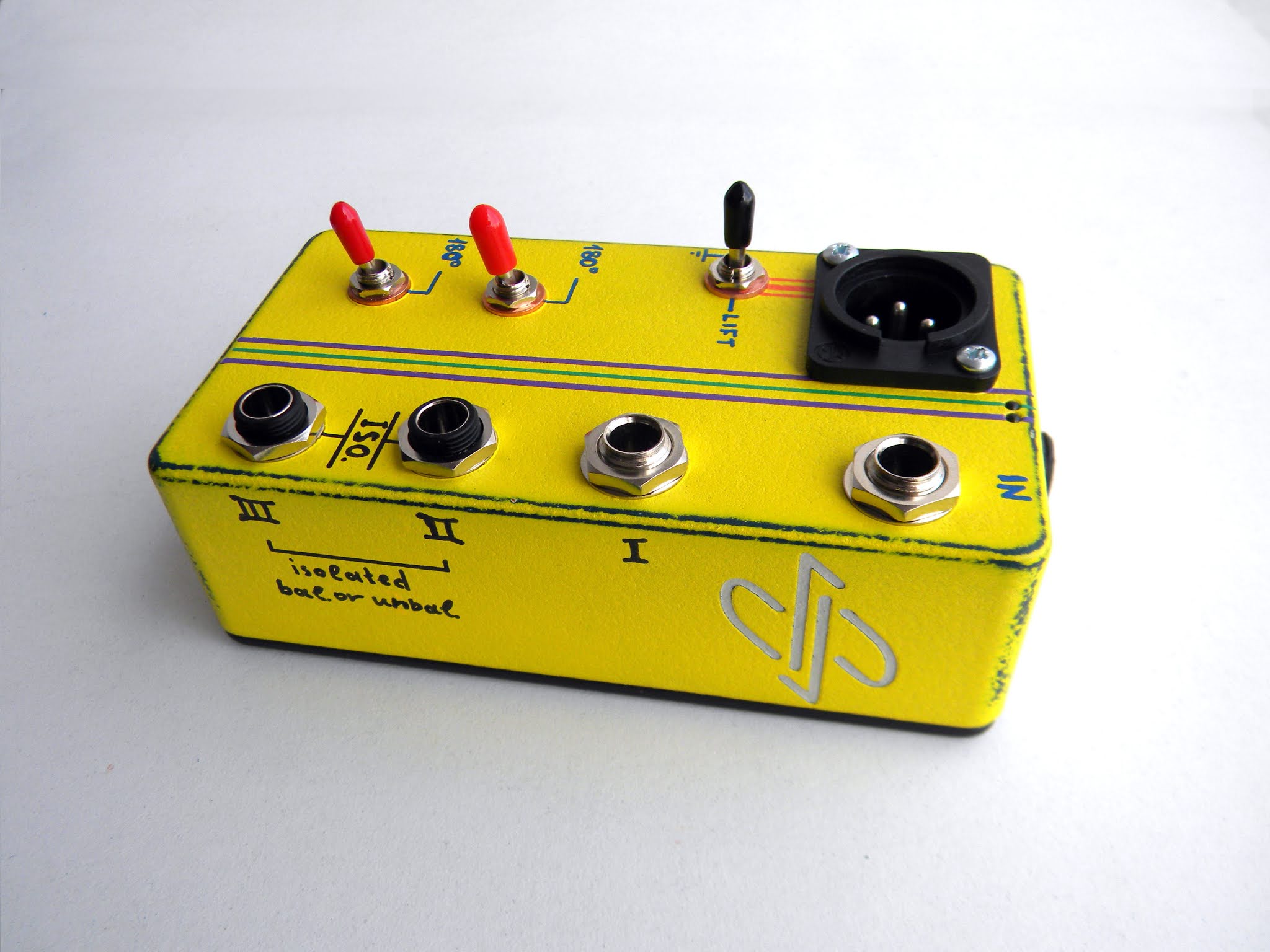 Splitter 3x, Isolated with DI & phase reverse dpFX Pedals