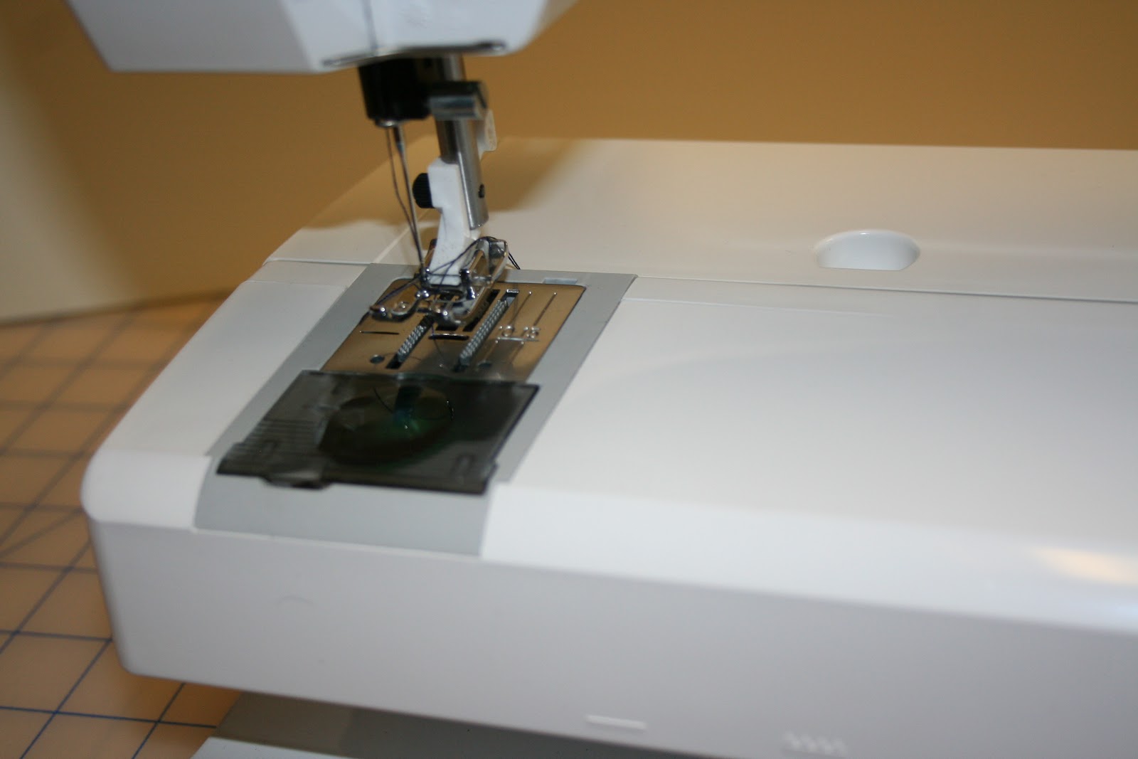 Tammy's Craft Emporium Husqvarna Lily 555 new to me sewing machine