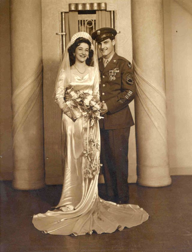 Wartime Marriage: Lovely Photos of WWII Soldiers With Their Brides ...