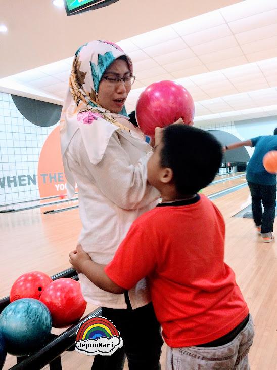 Tournament bowling untuk ratu longkang. Tournament bowling
