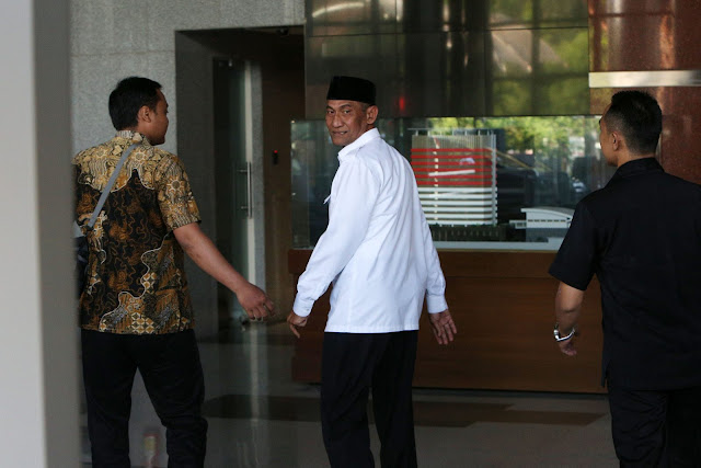Bupati%2BKudus%2BTamzil%2Bdi%2Bkantor%2BKPK