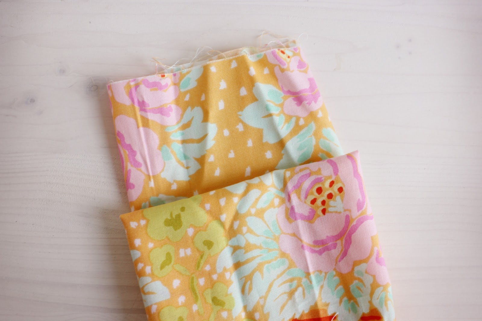 Roxy Creations Folding fabric tutorial