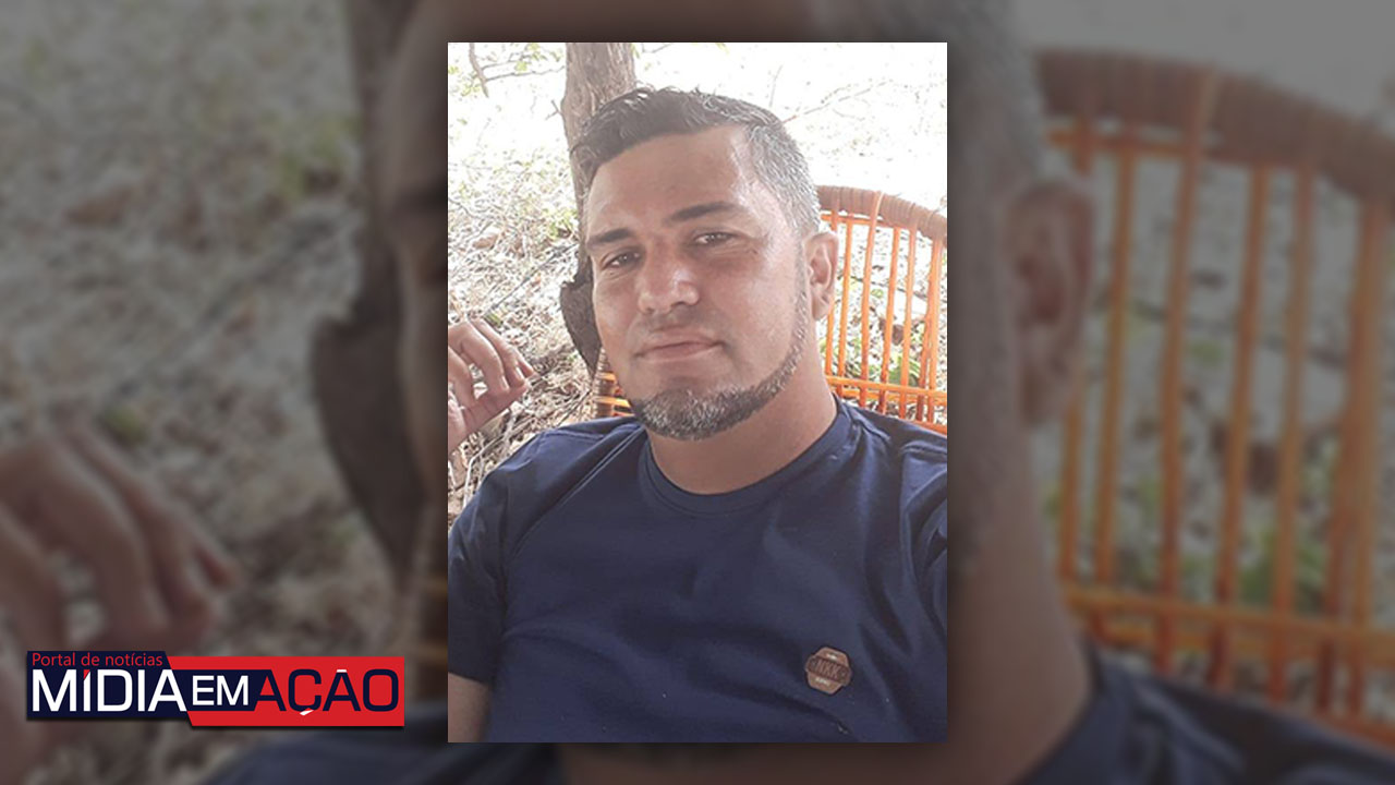 Mototaxista morre após colidir em cerca de arame, em Monteiro