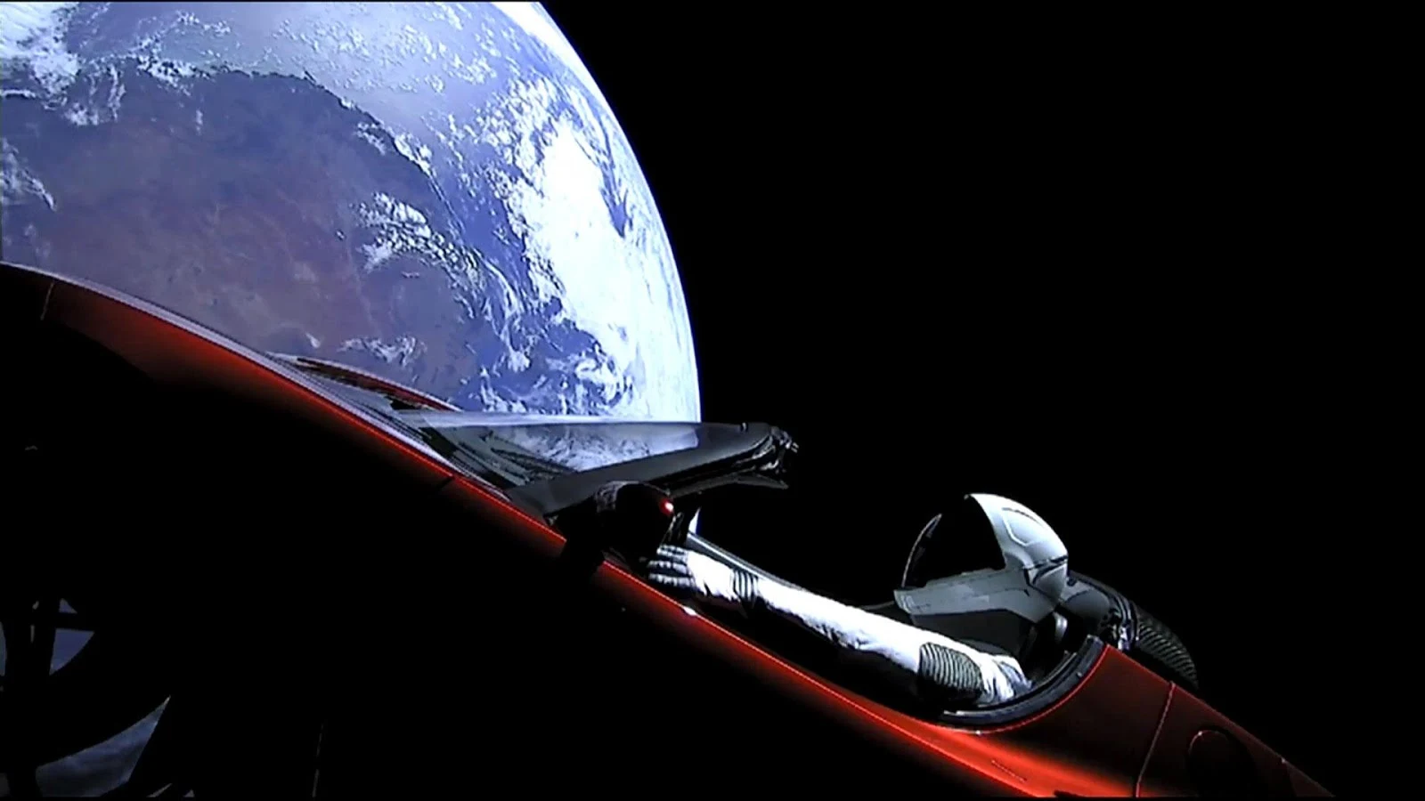 Carro de Elon Musk supostamente no espaço