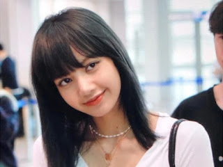 Lisa 'BLACKPINK' Pertama Kali Berambut Hitam Lisa 'BLACKPINK' Pertama Kali Berambut Hitam
