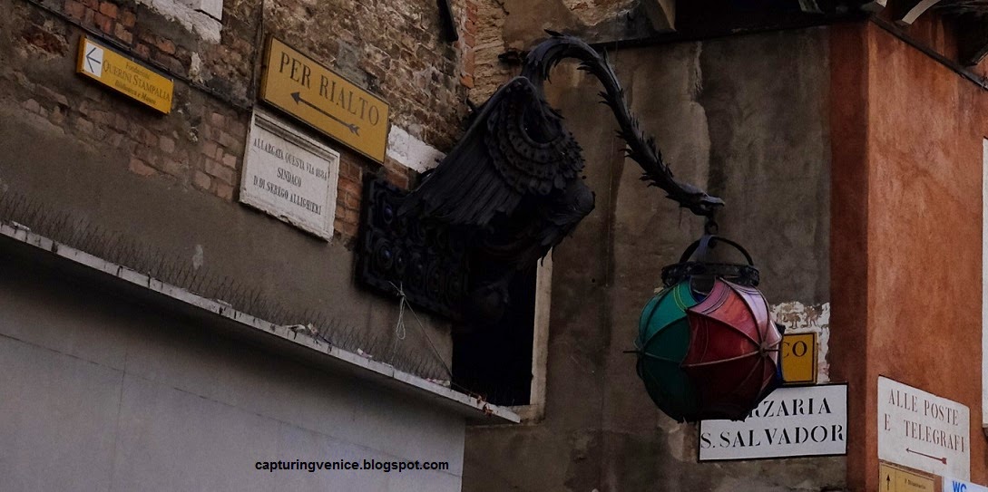 Image of sculptural umbrellas, a landmark in Venice 