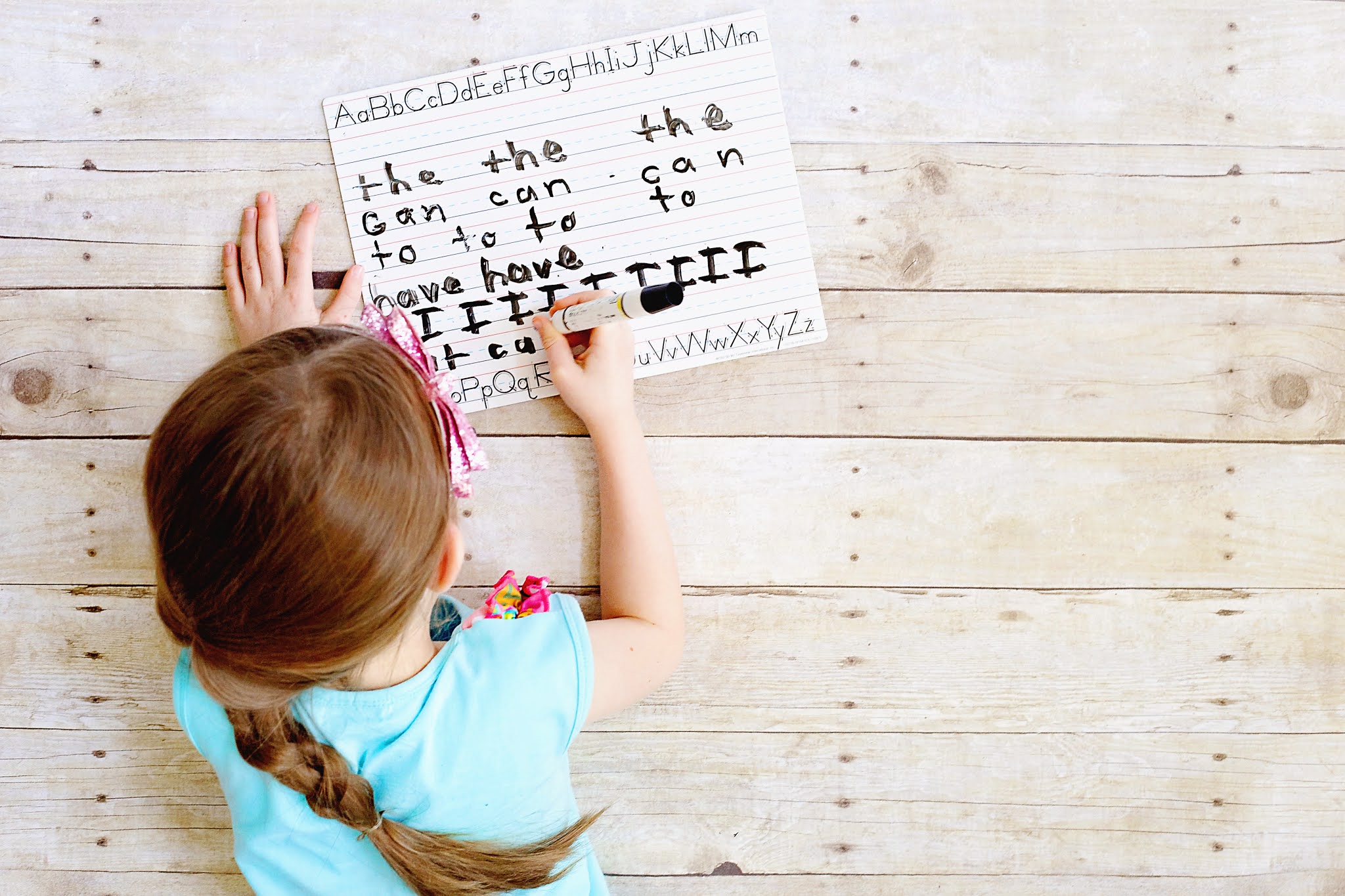 We learn new words. Children write. Children learn New Words. Окошко fun and Learning writing. Teach Word.
