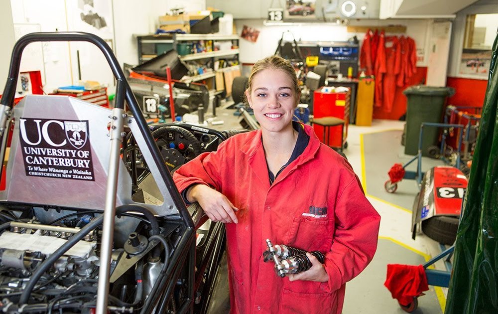 Mechanical Engineering vs. Electrical Engineering Automation Engineering