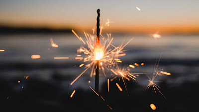 Sparkler Wallpaper, Handwork Firework, Sparks, Glare, Dark Free HD Sparkler Wallpaper, Handwork Firework, Sparks, Glare, Dark Free HD