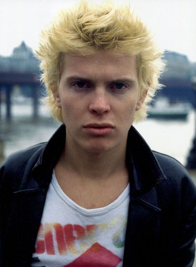 35 Fabulous Photos Show Billy Idol’s Styles in the 1970s and ’80s