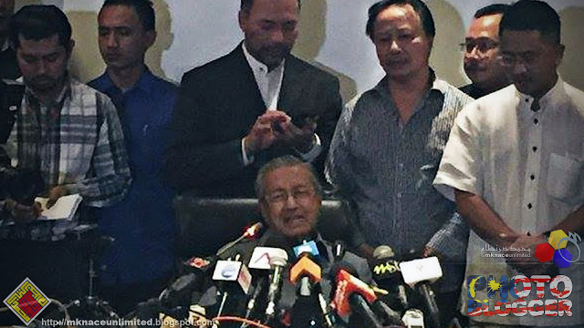 Tun Dr Mahathir umum keluar UMNO