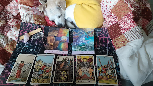 April Monthly Tarot Reading