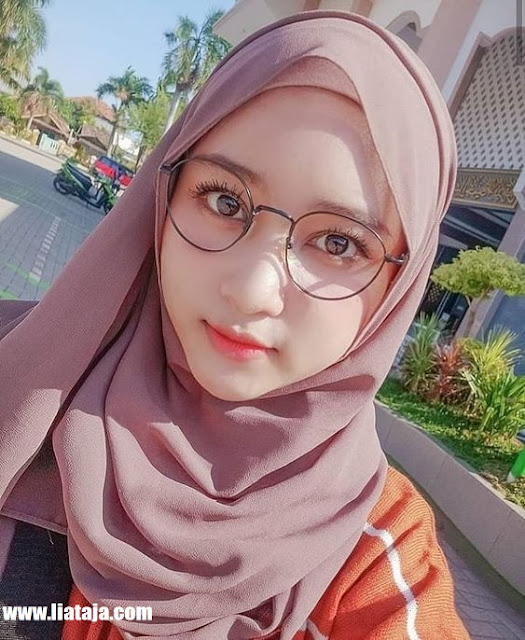 Kumpulan Foto Cewek Cantik Wanita Berhijab Masih Muda | LIAT AJA