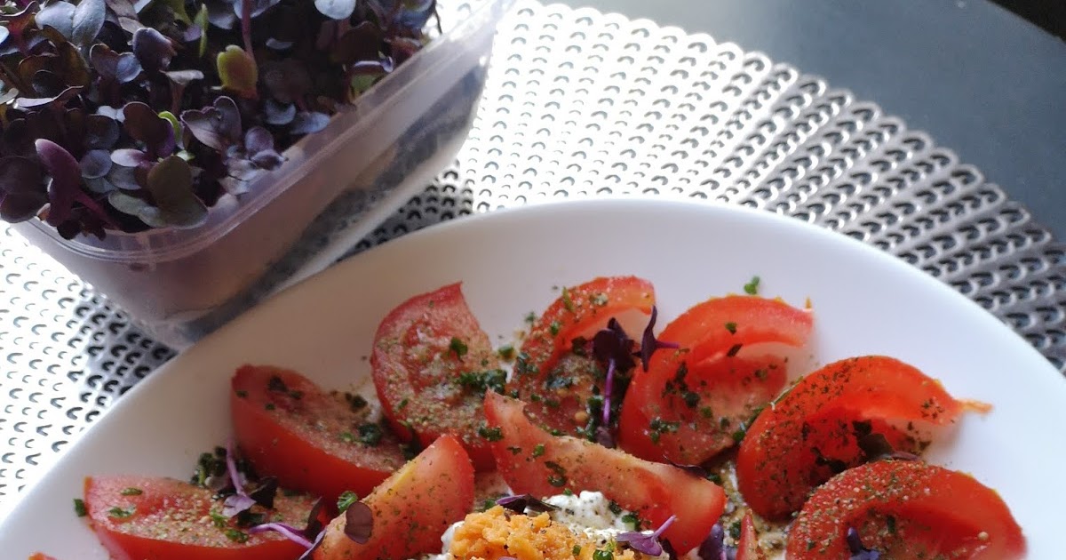 Verboten gut ⚠: Salatteller = Tomaten, Hüttenkäse, Karottensalat ...