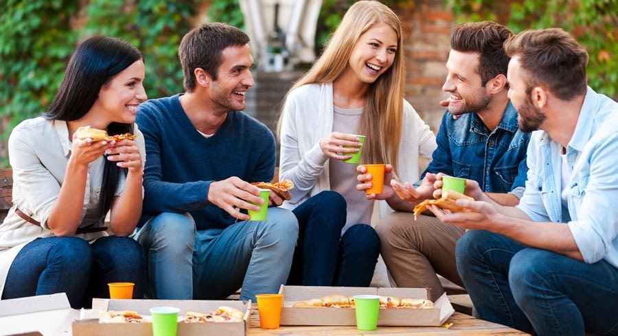 Las buenas conversaciones nos dan felicidad Las buenas conversaciones nos dan felicidad