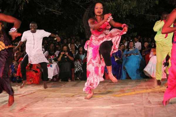 Danse, musique, artiste, chanteur, danseuse, divertissement, loisirs, LEUKSENEGAL, Dakar, Sénégal, Afrique