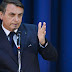 Presidente Jair Bolsonaro assina desfiliação do PSL