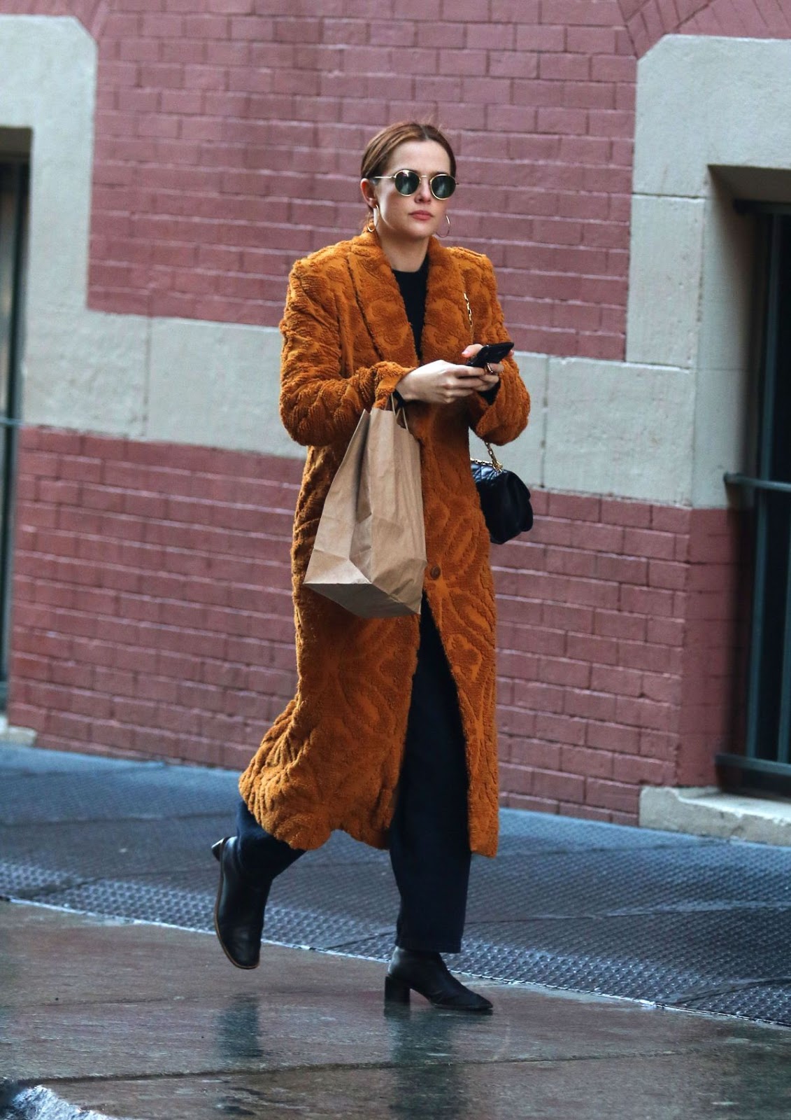Zoey Deutch Clicked Outside While Shopping in New York 16 Jan-2020