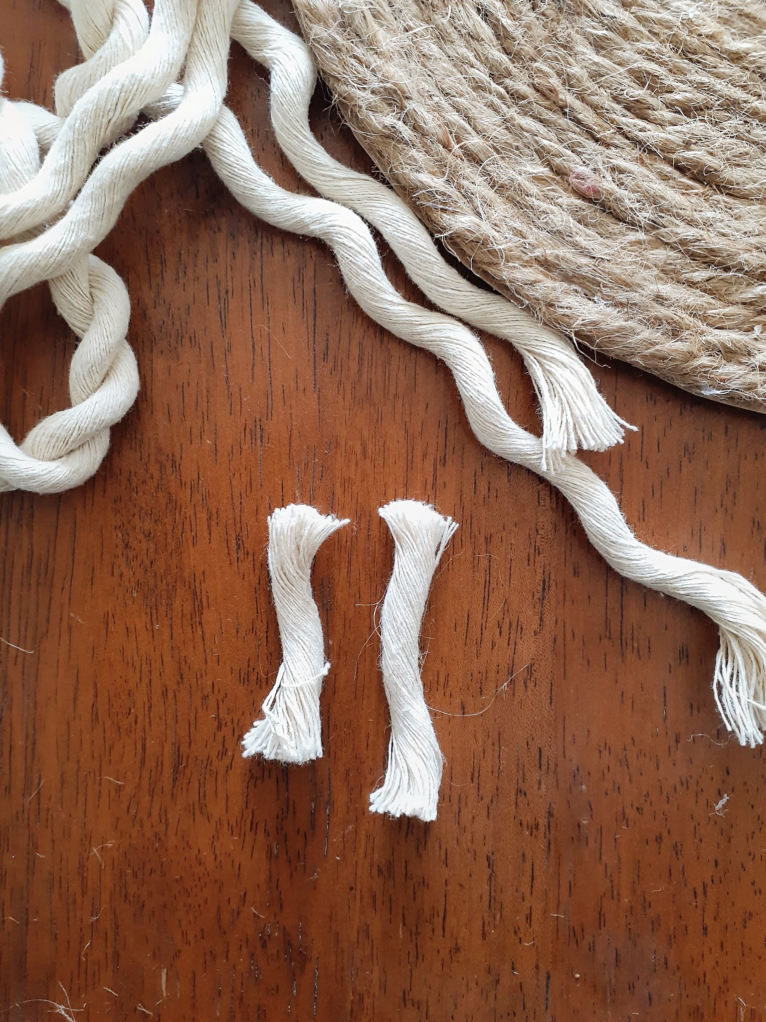 DIY ROPE PLACEMATS WITH FRINGE Opal Crown