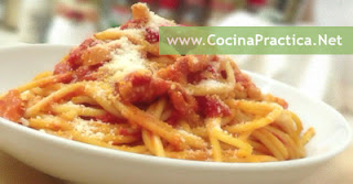 Pasta con Salsa Amatriciana