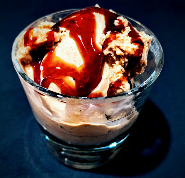 BlackGarlic BalsamicVinegarIceCream (SousVide)