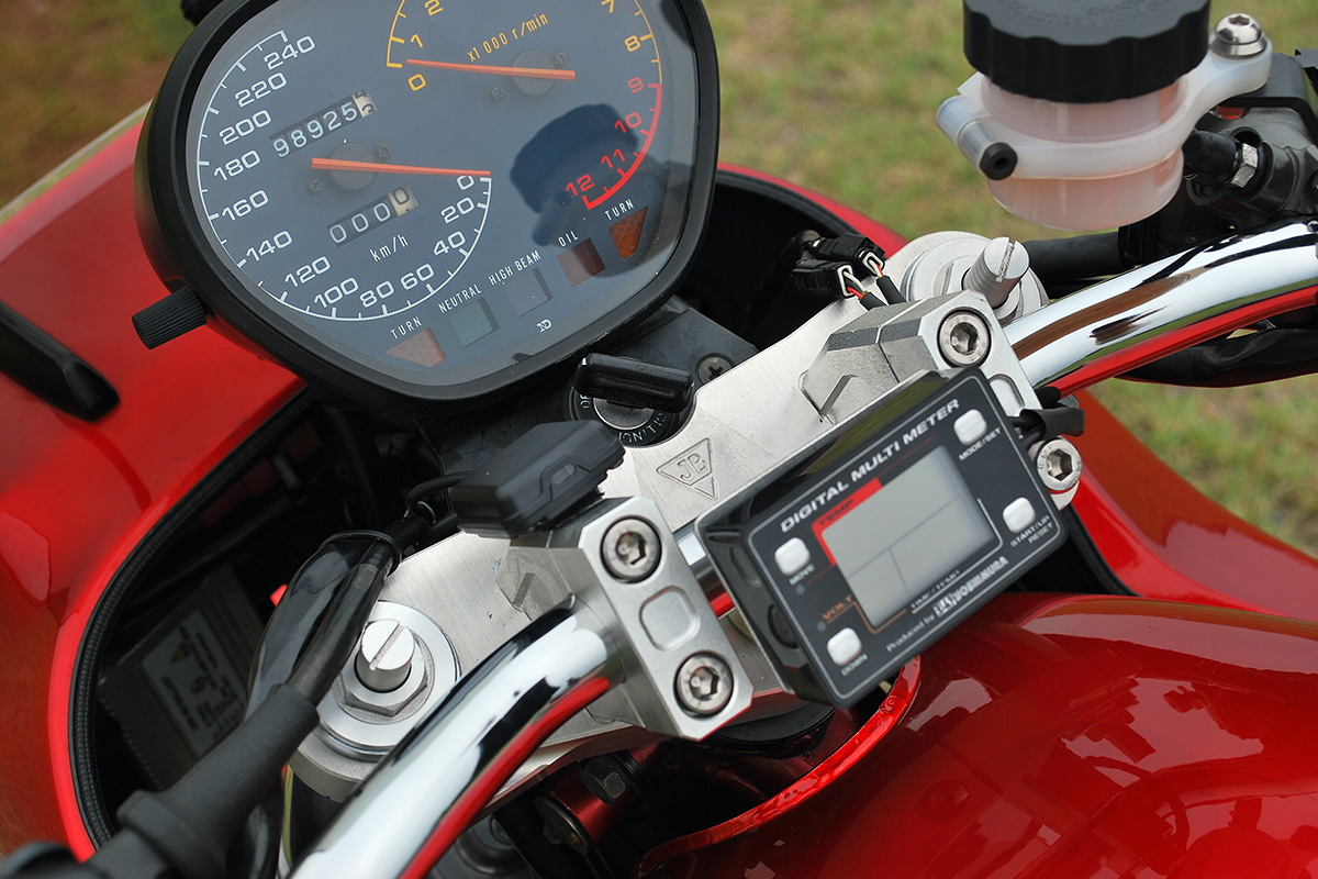 Спидометр Suzuki RF 900