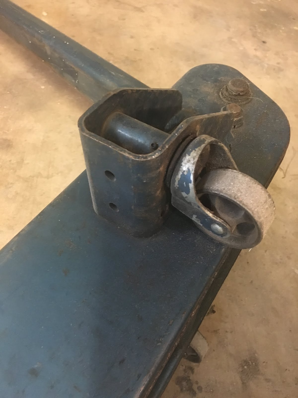 Jared's Garage Rebuilding a Walker 2 ton floor jack J132 93655