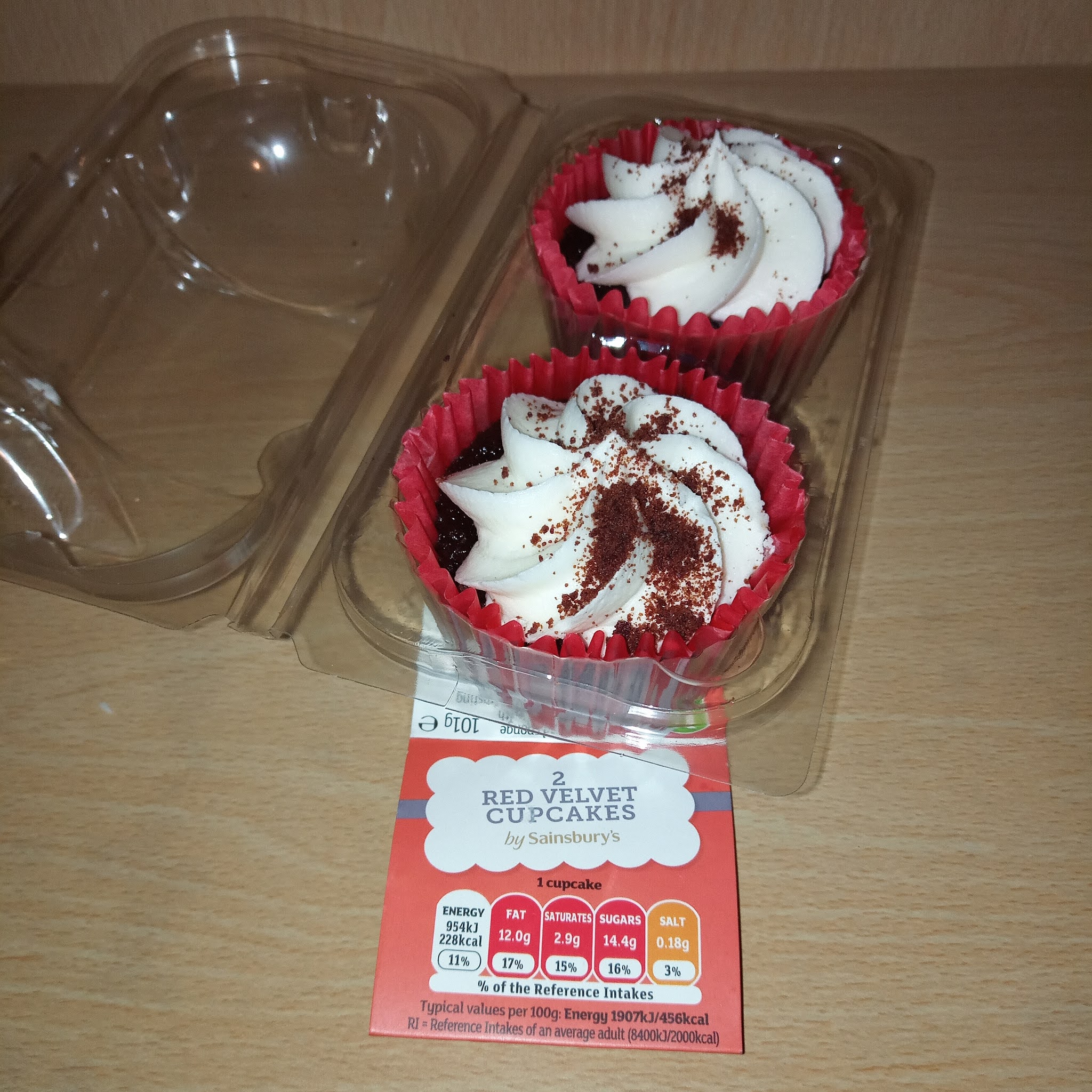 Supersupergirl's Food Reviews [Review] Sainsburys Red Velvet Cup Cakes