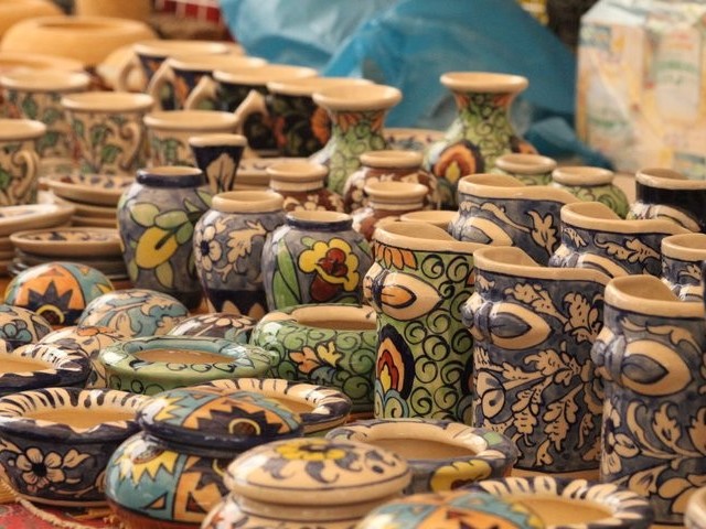 Pakistan In Pictures: Pakistani handicrafts: Intricate and beautiful