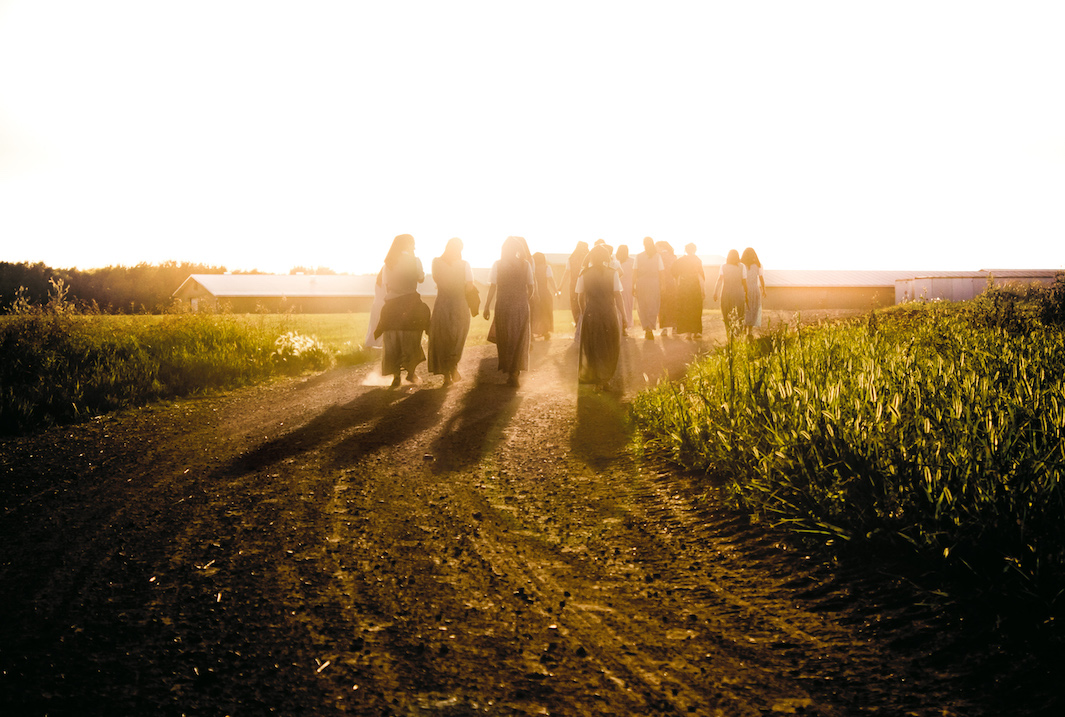 Nag on the Lake Kelly Hofer's Photographs Of a Manitoba Hutterite Colony