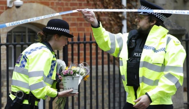 Μητέρα βρέθηκε δολοφονημένη με τα δύο παιδιά της και μια φίλη τους 