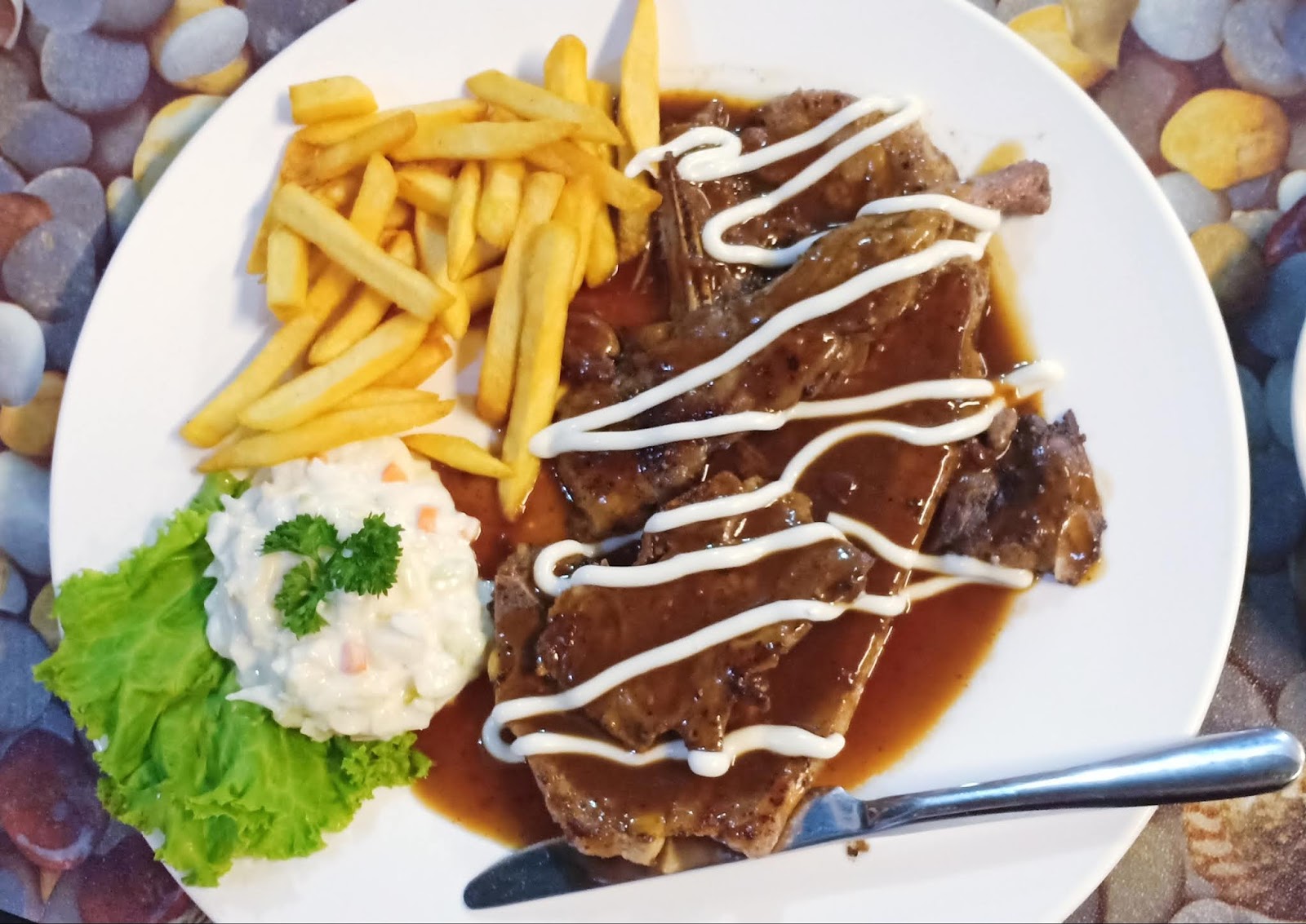 Makan malam di Tok Ayah Cafe Bangi - MohazSue