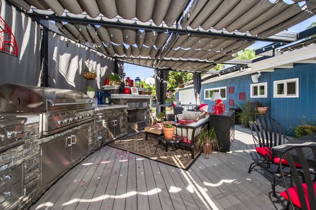 Outdoor Patio and Kitchen of Organizing Made Fun's home tour