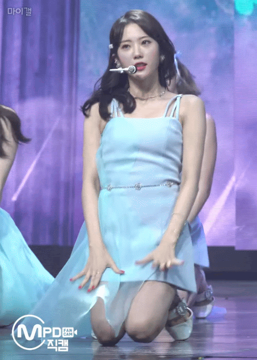 엠카 우주소녀 루다 하늘하늘한 원피스