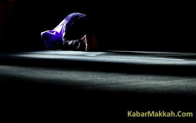 Sujud di kala orang sedang tidur