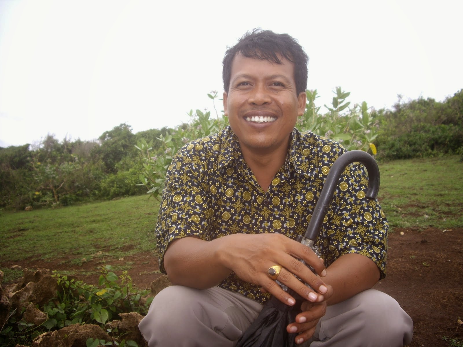 KASENA GUIDED ME THROUGH THE COUNTRYSIDE OF PEACEFUL, UPSCALE  CANGGU ON A LAND-BUYING EXPEDITION.