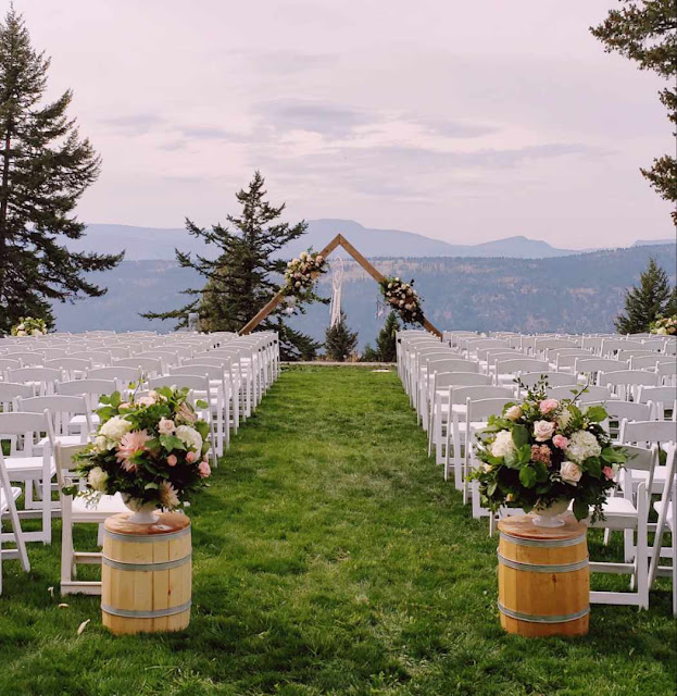 Kelowna Florist BC Wedding Flowers