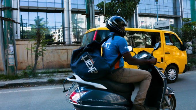 flipkart delivery boy bag
