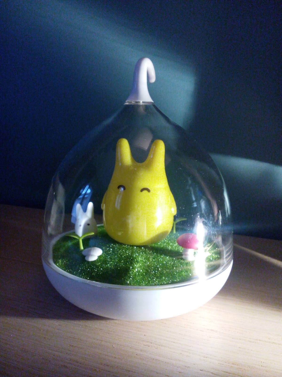 Sous le feuillage: L'objet de la semaine #1 : Ma lampe veilleuse Totoro ♥