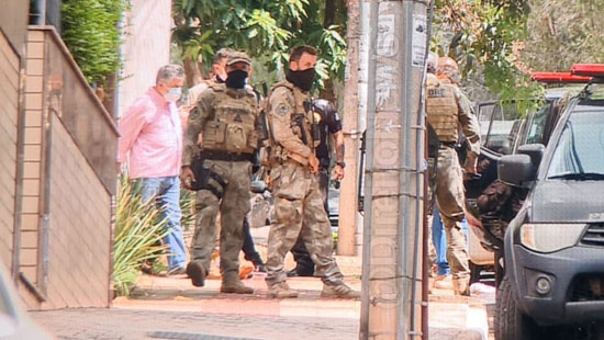 policia busca casa promotor morte mulher