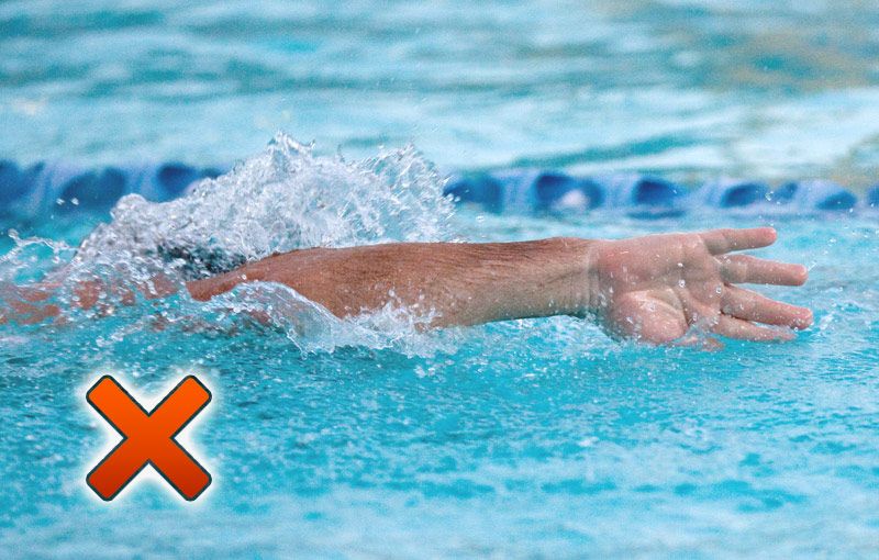 Swim Smooth België blog Ga op de juiste manier het water in met de hand!