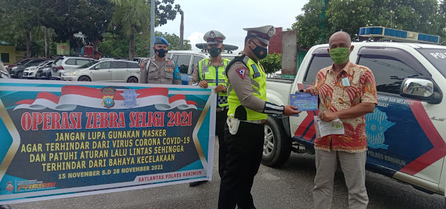 Satlantas Polres Karimun Edukasi Masyarakat tentang Keselamatan Berlalulintas  Saat Menggelar Operasi Zebra Seligi 2021