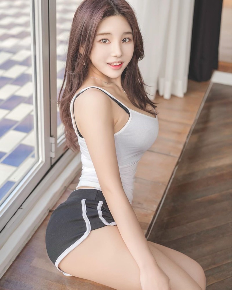 몸매 지리는 피팅모델 쮸리 - 디쁠