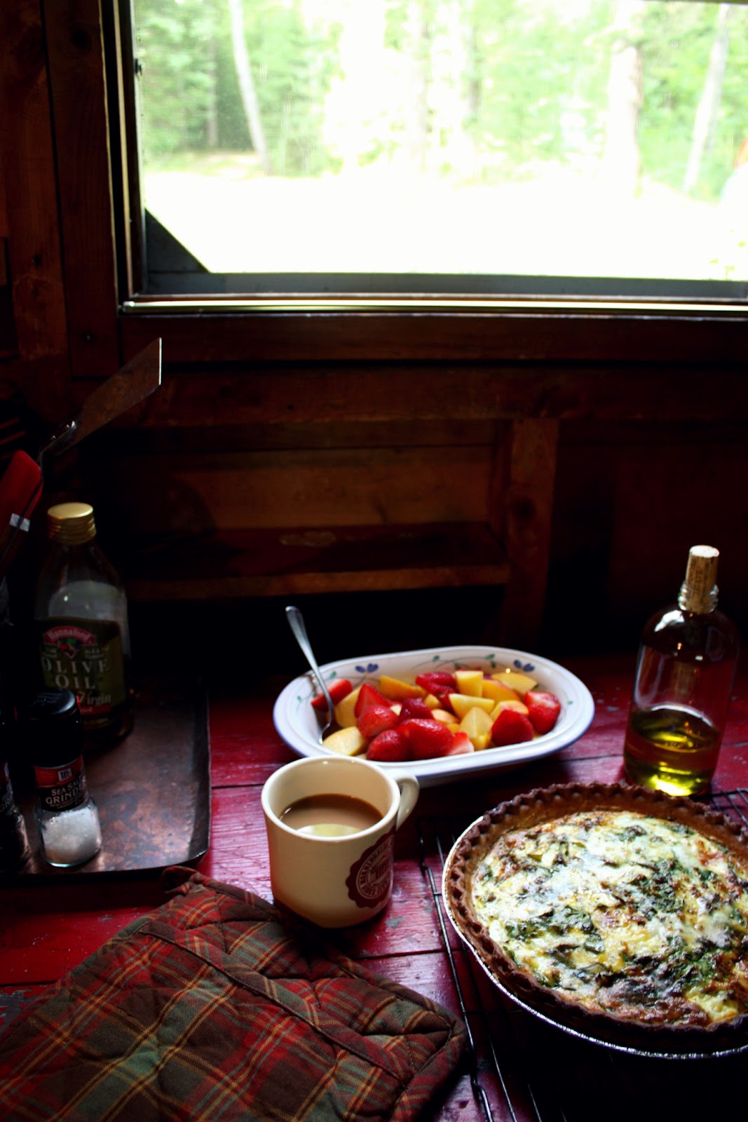 we eat. happy. portobello mushroom & spinach quiche.
