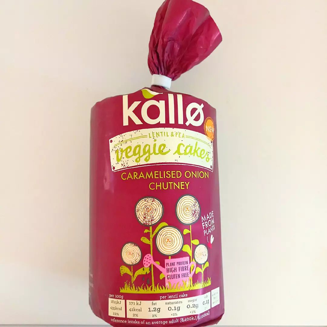 Supersupergirl's Food Reviews Kallo rice cakes caramelised onion and chutney cakes