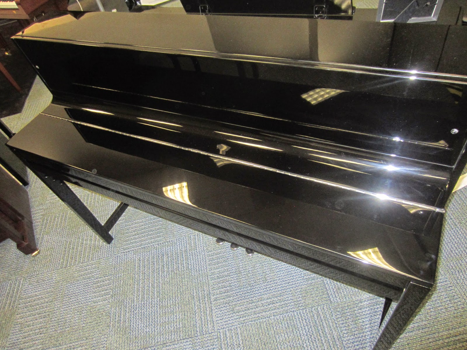 Samick Ebony 3 hybrid digital upright piano Samick Ebony 3 hybrid digital upright piano