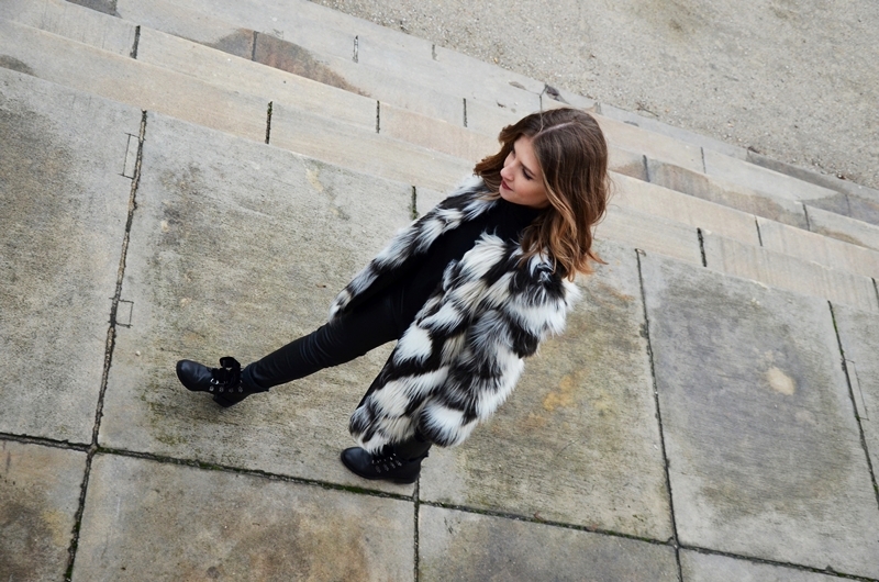 turtleneck_leather_pants_fashionblogger.