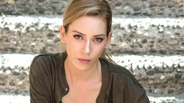 Sinem Kobal kimdir? kaç yaşında? aslen nereli? evli mi? eşi kim? biyografisi ve hayatı hakkında kısa bilgiler.. Sinem Kobal kimdir? kaç yaşında? aslen nereli? evli mi? eşi kim? biyografisi ve hayatı hakkında kısa bilgiler..