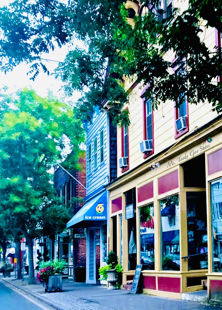 Greenport, NY, on Long Island's North Fork, is an idyllic village with picturesque marinas, upscale restaurants and unique shops. It's the perfect getaway. | Ms. Toody Goo Shoes #greenport #northfork